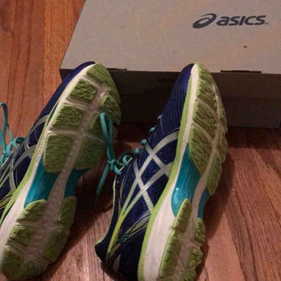 MAKE OFFER ⚡️Asics women's shoes⚡️ - Picture 2 of 4